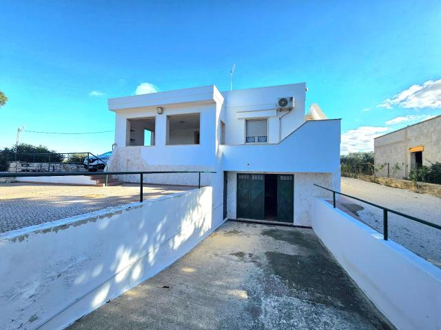 Locale Commerciale in vendita a Pantanagianni, Puglia