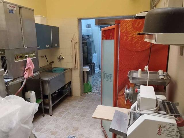 Locale Commerciale in vendita a Puglia, Brindisi
