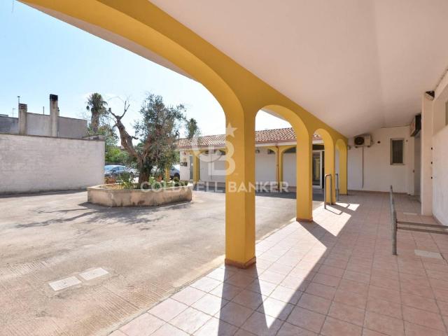 Locale Commerciale in vendita a Puglia, Lecce