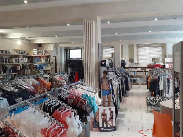 Locale Commerciale in vendita a Carvico, Lombardia