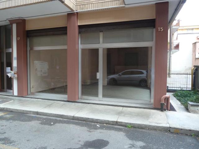 Locale Commerciale in vendita a Piemonte, Alessandria