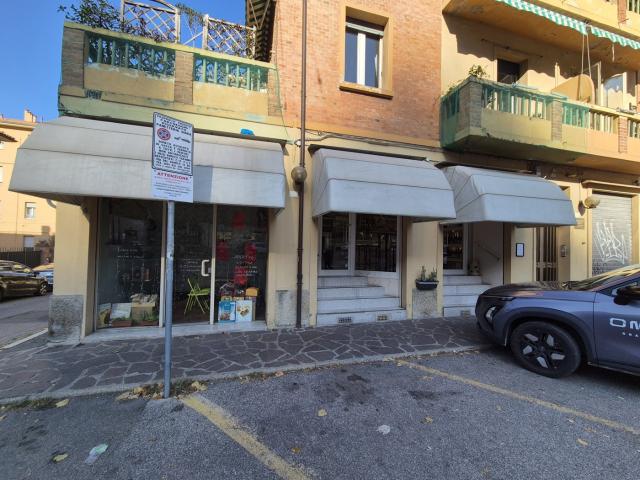 Locale Commerciale in vendita a Unione dei comuni Valli del Reno, Lavino e Samoggia, Casalecchio Di Reno