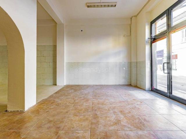 Locale Commerciale in vendita a Casalpusterlengo, Lombardia