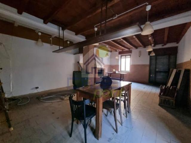 Locale Commerciale in vendita a Borasca, Casalpusterlengo