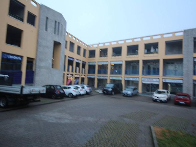 Locale Commerciale in vendita a Galgiana, Casatenovo