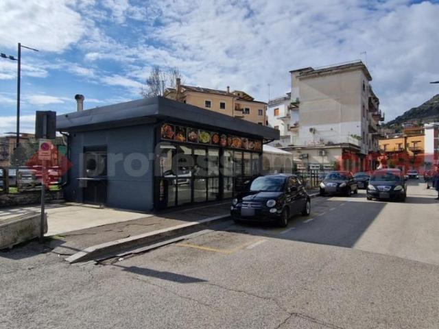 Locale Commerciale in vendita a San Silvestro, Cassino
