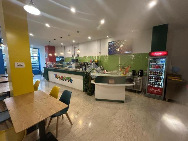 Locale Commerciale in vendita a San Silvestro, Cassino