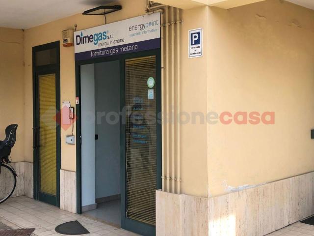 Locale Commerciale in vendita a San Silvestro, Cassino