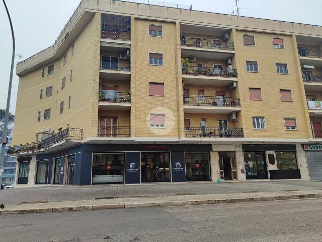 Locale Commerciale in vendita a San Silvestro, Cassino