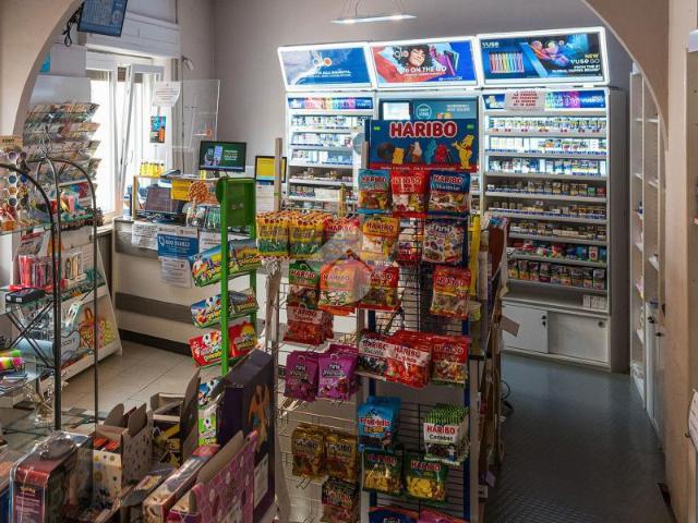 Locale Commerciale in vendita a Casola, Veneto