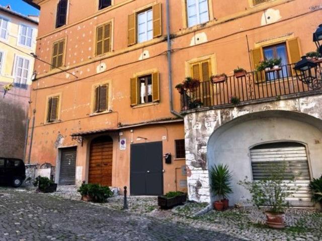 Locale Commerciale in vendita a S. Chirico, Roma Capitale