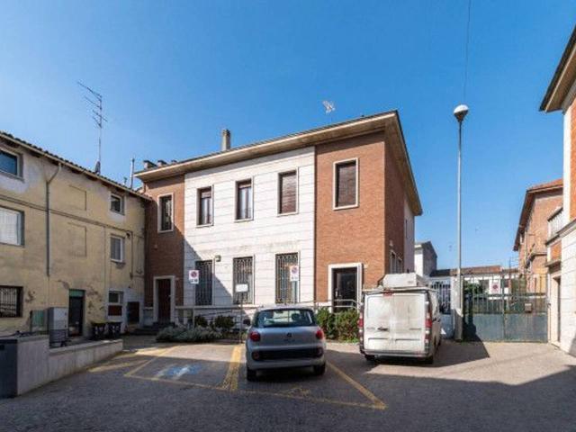 Locale Commerciale in vendita a Piemonte, Alessandria