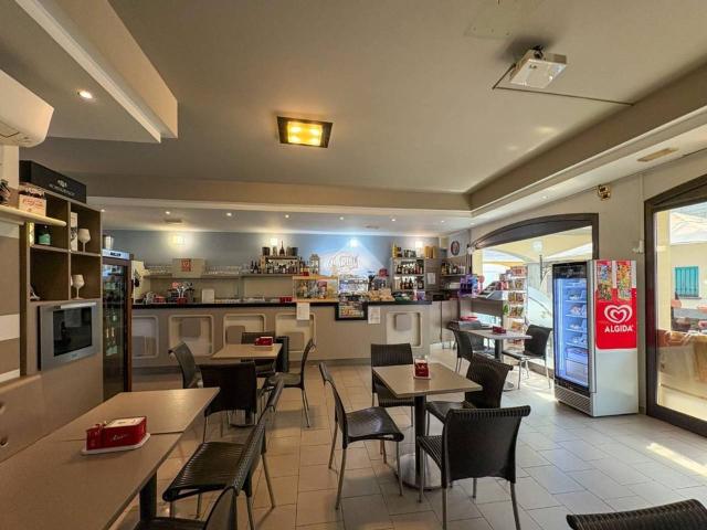 Locale Commerciale in vendita a Castelleone, Lombardia
