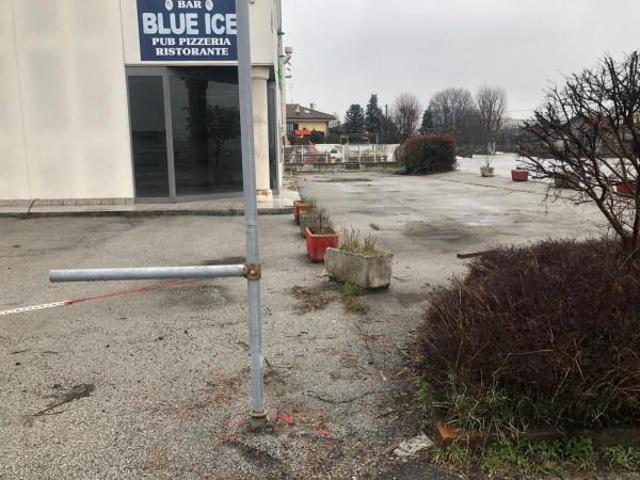 Locale Commerciale in vendita a Piemonte, Cuneo