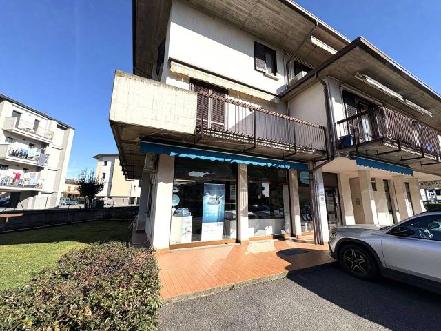 Locale Commerciale in vendita a Tagliuno, Castelli Calepio