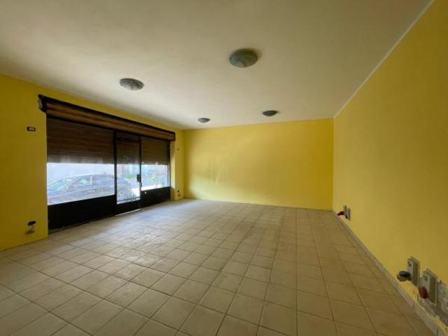 Locale Commerciale in vendita a Piemonte, Cuneo