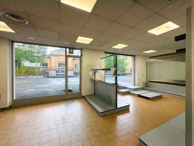 Locale Commerciale in vendita a Castelverde, Lombardia