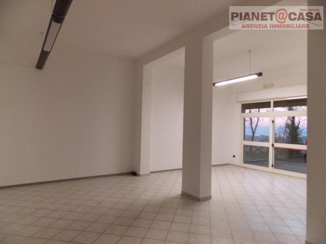 Locale Commerciale in vendita a Marche, Ascoli Piceno