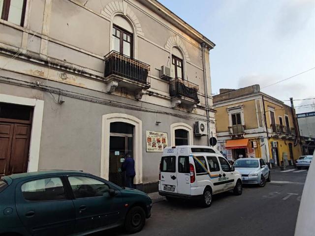 Locale Commerciale in vendita a Picanello-Ognina-Barriera-Canalicchio, Catania