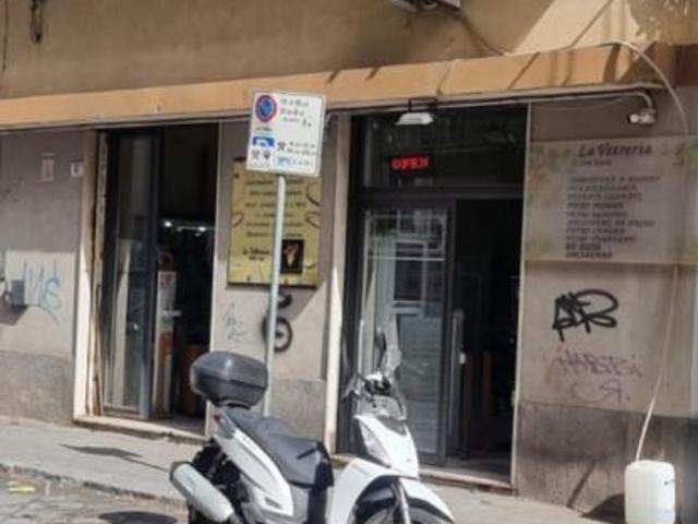 Locale Commerciale in vendita a Picanello-Ognina-Barriera-Canalicchio, Catania