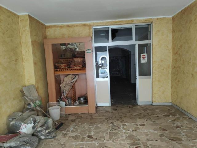 Locale Commerciale in vendita a Monte Po-Nesima-San Leone-Rapisardi, Catania