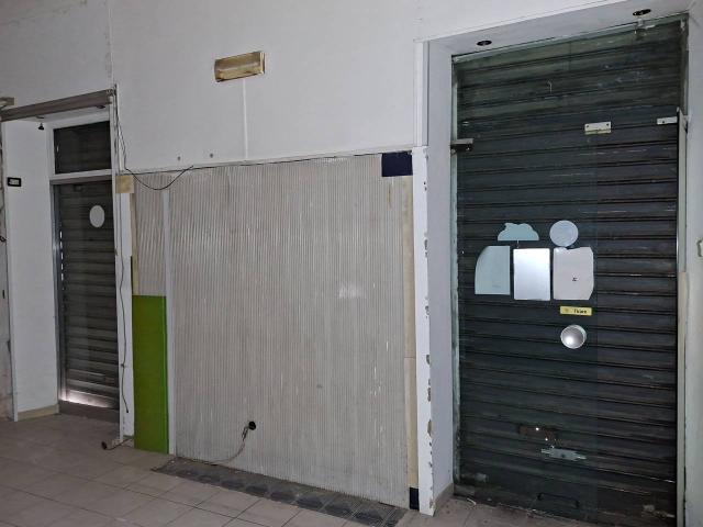 Locale Commerciale in vendita a Monte Po-Nesima-San Leone-Rapisardi, Catania