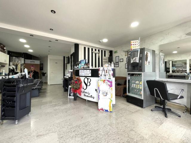 Locale Commerciale in vendita a Monte Po-Nesima-San Leone-Rapisardi, Catania
