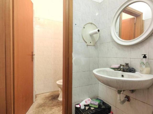 Locale Commerciale in vendita a Monte Po-Nesima-San Leone-Rapisardi, Catania
