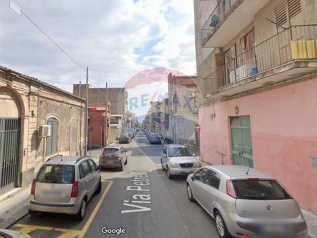 Locale Commerciale in vendita a Picanello-Ognina-Barriera-Canalicchio, Catania