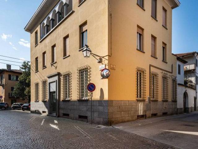 Locale Commerciale in vendita a Cavallermaggiore, Cuneo