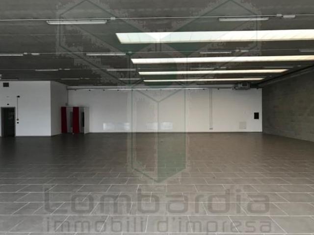 Locale Commerciale in vendita a Calcinate, Lombardia