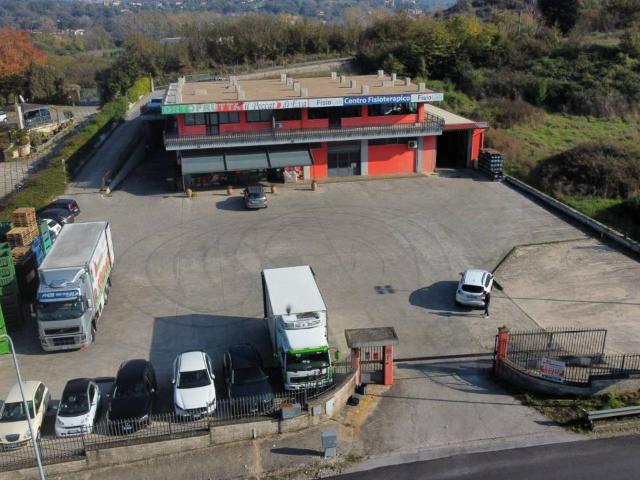Locale Commerciale in vendita a Ceccano, Lazio