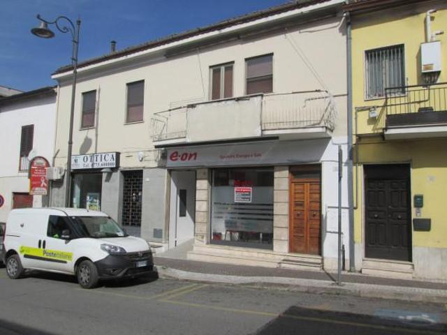 Locale Commerciale in vendita a Ceccano, Lazio