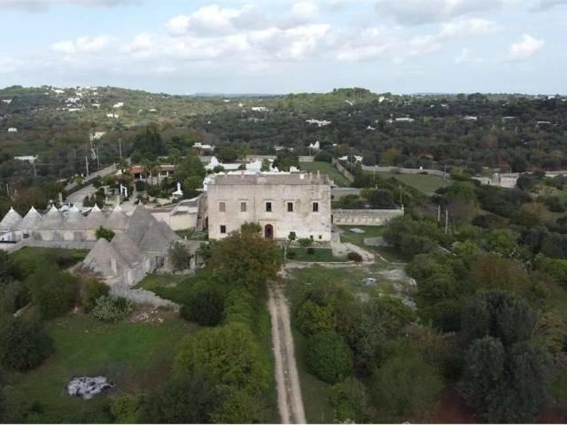 Locale Commerciale in vendita a Ceglie Messapica