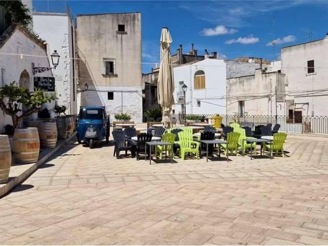 Locale Commerciale in vendita a Ceglie Messapica