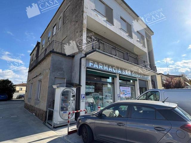 Locale Commerciale in vendita a Unione Alto Ferrarese, Cento