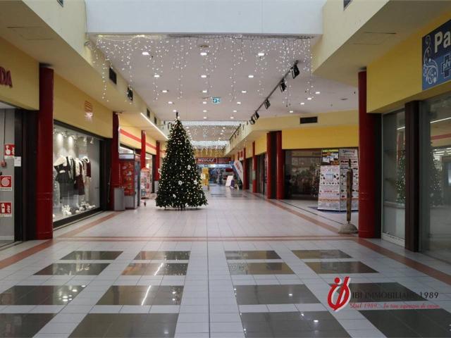 Locale Commerciale in vendita a San Vito, Cerea