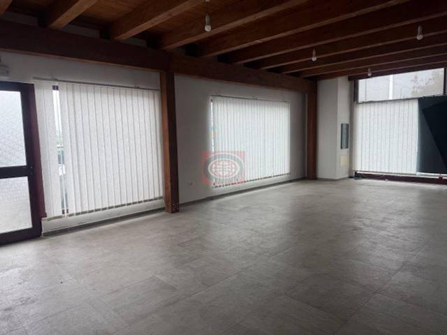 Locale Commerciale in vendita a Unione dei comuni Valle del Savio, Cesenà