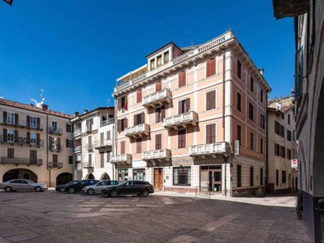 Locale Commerciale in vendita a Piemonte, Cuneo