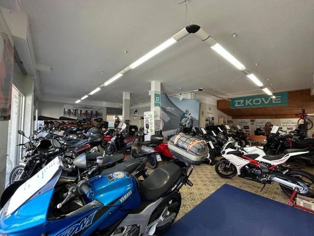 Locale Commerciale in vendita a Sampierdicanne, Chiavari