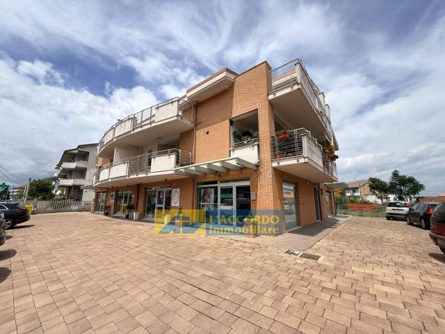Locale Commerciale in vendita a Chieti, Abruzzo