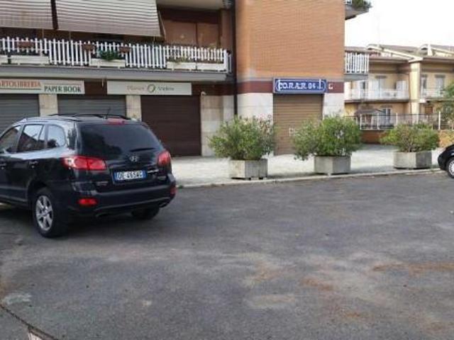Locale Commerciale in vendita a Roma Capitale, Lazio