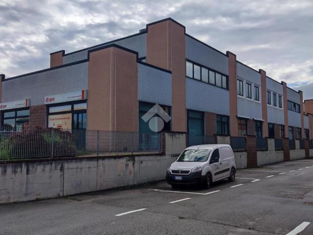 Locale Commerciale in vendita a Riosecco, San Leo Bastia