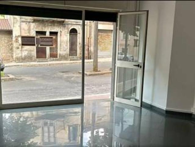 Locale Commerciale in vendita a Calabria, Reggio Calabria