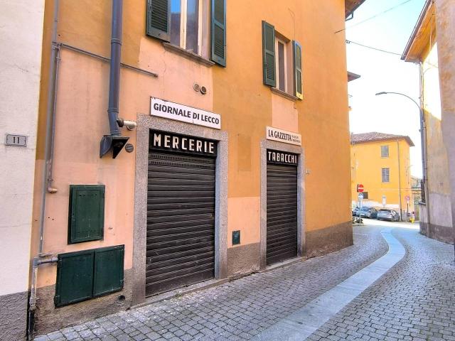 Locale Commerciale in vendita a Civate, Lombardia