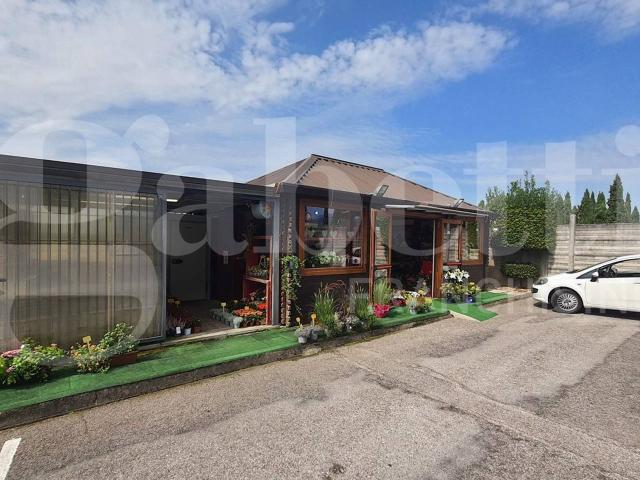 Locale Commerciale in vendita a Grupignano, Cividale Del Friuli