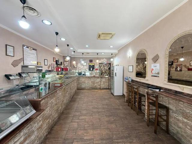 Locale Commerciale in vendita a Borgo Odescalchi, Roma Capitale