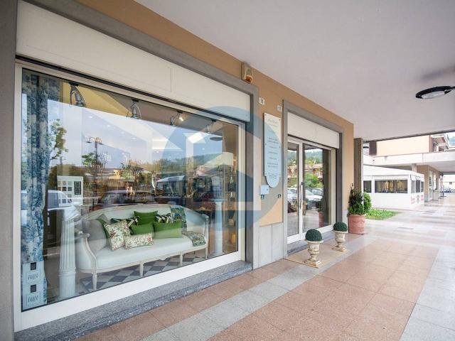 Locale Commerciale in vendita a Coccaglio, Brescia