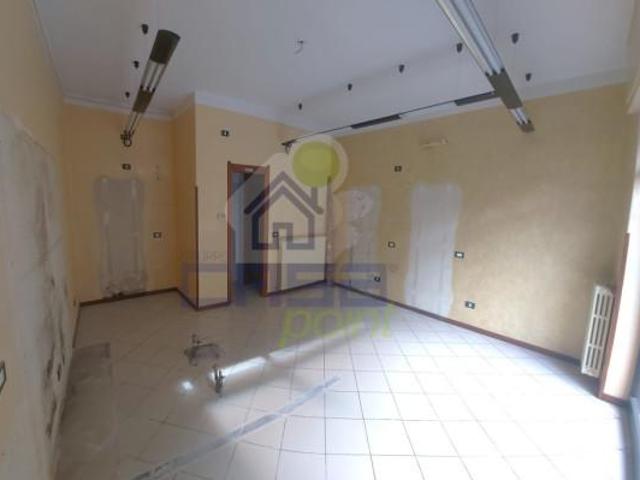 Locale Commerciale in vendita a Codogno, Lombardia