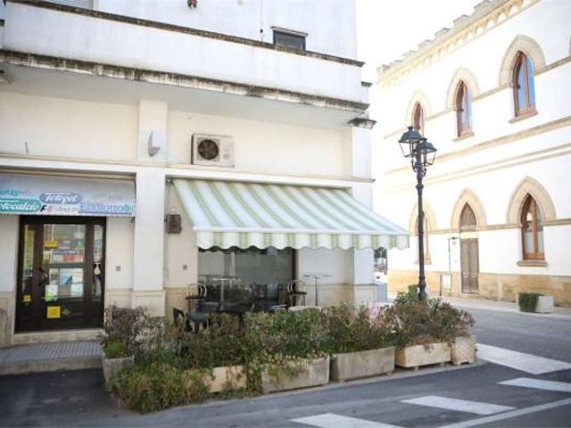 Locale Commerciale in vendita a Puglia, Lecce